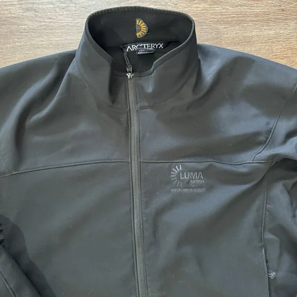 Arcteryx Epsilon AR Men's Size XL Company Logo‎ Gorpcore Trendy Outdoors